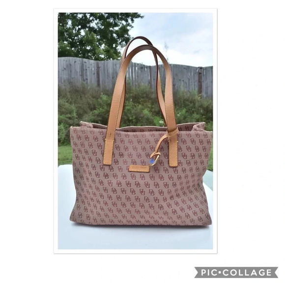 Dooney & Bourke logo tote bag - Picture 1 of 8